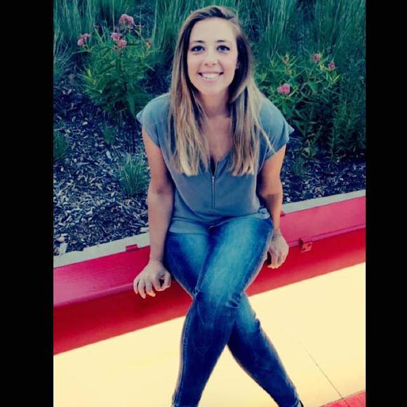 Meet your Posher, Katie - Picture 1 of 1